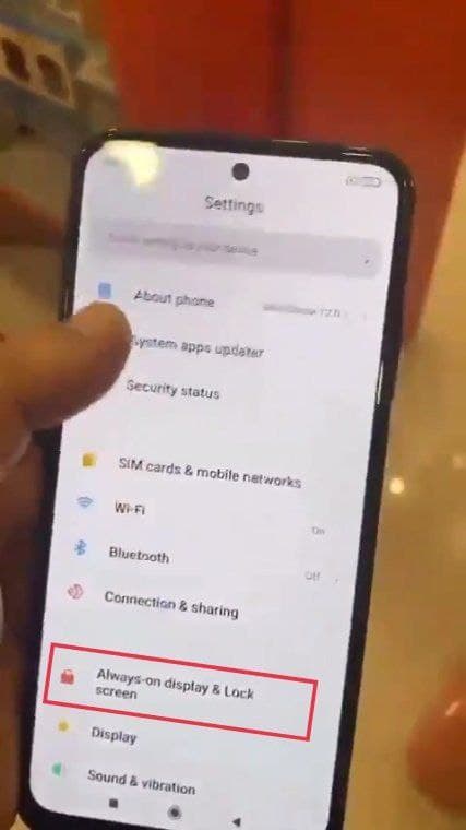 Das Redmi Note 10 ist im Video neben dem AMOLED-Bildschirm und Always on Display zu sehen. Nachrichten Xiaomi Addicts